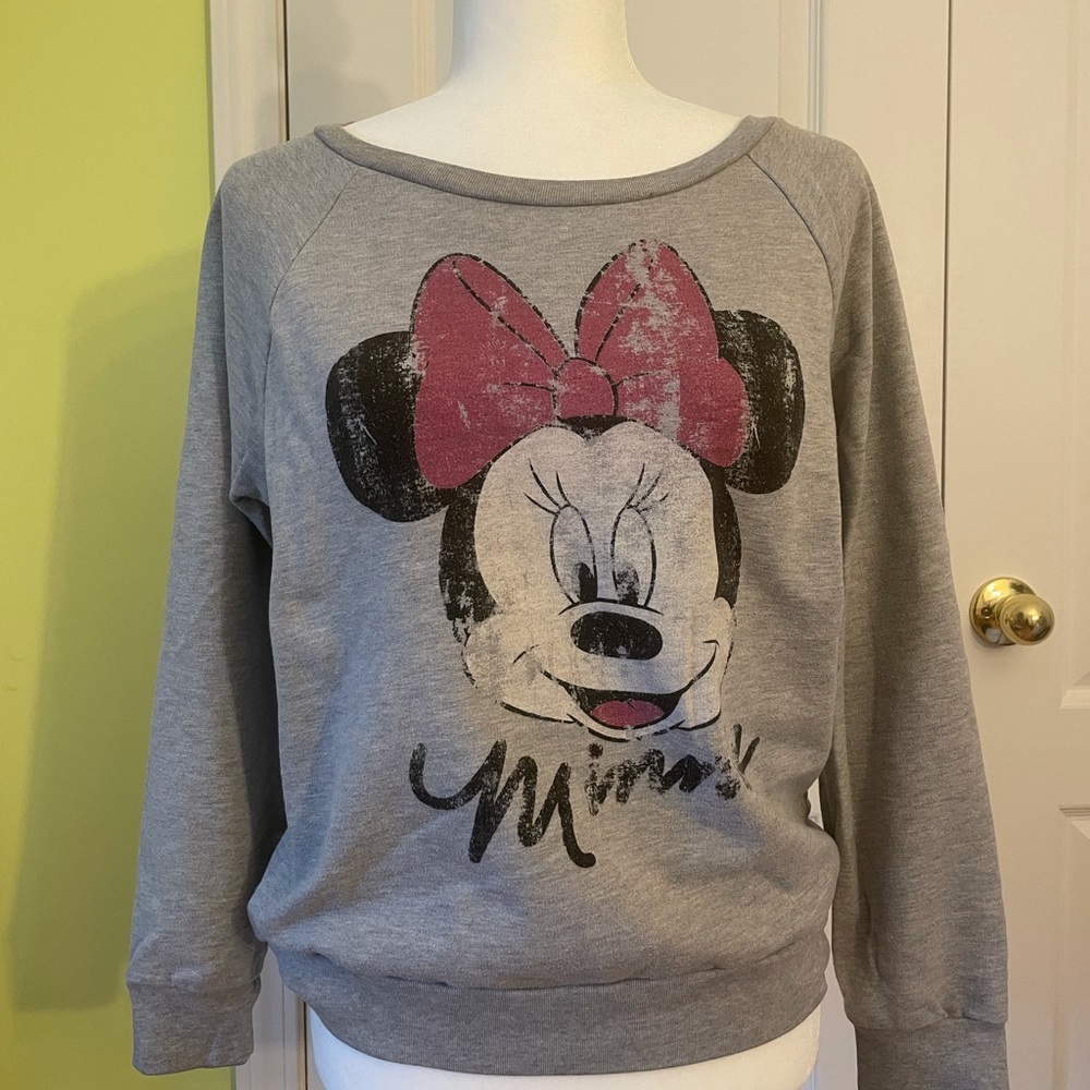 VINTAGE DISNEY MINIE MOUSE SWEATER!